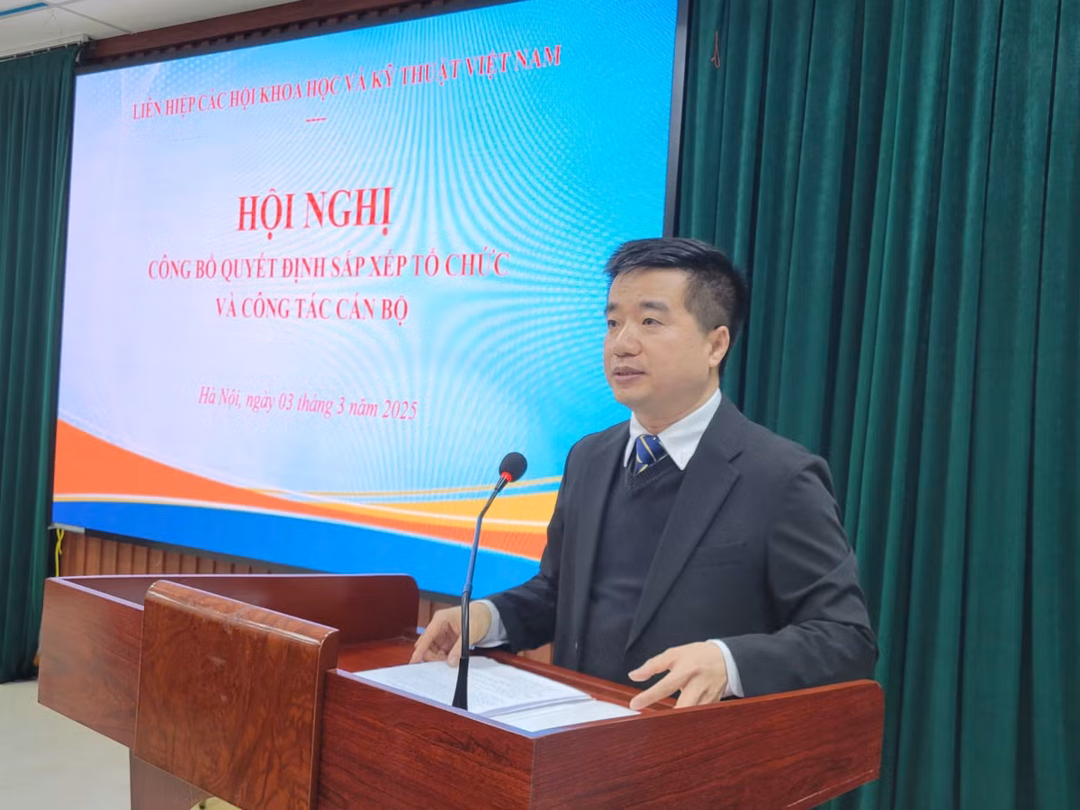 Cong bo cac quyet dinh ve sap xep to chuc Co quan Trung uong LHHVN