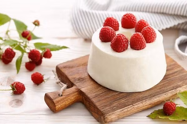 Thứ nhất, món tráng miệng bằng đồ ngọt. Món tráng miệng thường được trang trí bắt mắt, là trái cây hoặc đồ ngọt, ăn vào khiến người ăn cảm thấy vui vẻ, được phụ nữ và trẻ em đặc biệt yêu thích.