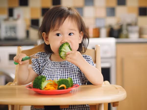 Kết quả cho thấy, những trẻ tự kỷ được uống hợp chất sulforaphane, các triệu chứng đã được cải thiện đáng kể . Các em trở nên điềm tĩnh hơn, hòa đồng hơn và trong một số trường hợp, nói nhiều hơn.