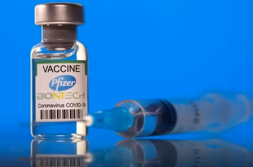 Pfizer phat trien vac xin chuyen biet doi pho Delta: Dai dich ket thuc?