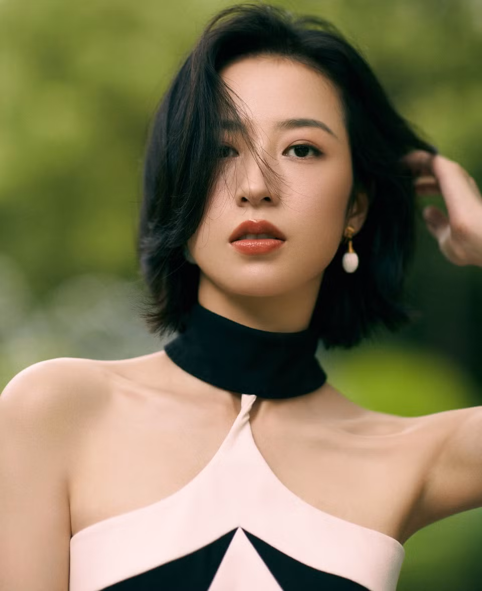"Bộ phim hay, chân thực tới mức đau lòng", "Châu Vũ Đồng diễn xuất tốt hơn hầu hết tiểu hoa 9X đang nổi tiếng bây giờ. Tôi thấy cô ấy bị đánh giá thấp hơn năng lực", đó là những bình luận để lại.