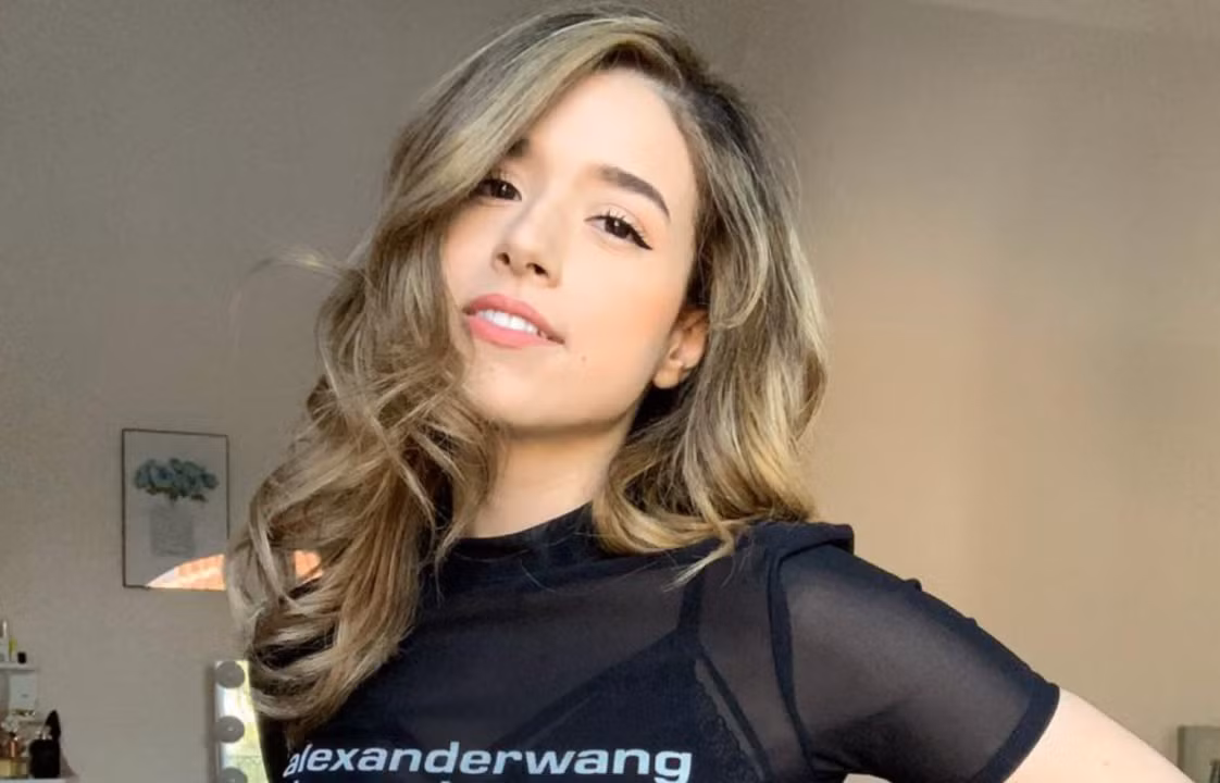 4. Pokimane: Là thế hệ streamer nữ đời đầu, nổi lên nhờ Liên Minh Huyền Thoại và gần đây chuyển sang Valorant.(Ảnh: LinkedIn)