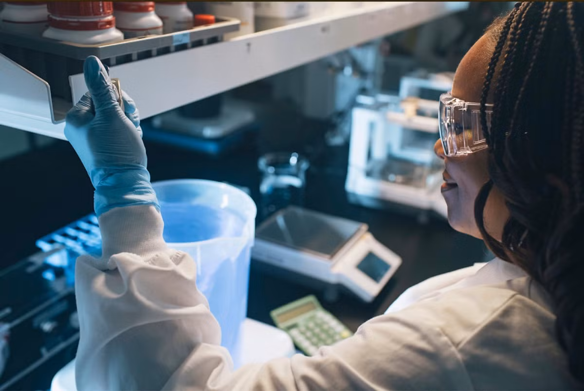 Các dự án nổi bật như Retro Biosciences và Altos Labs tập trung vào tái lập trình tế bào và thiết kế gene nhằm kéo dài tuổi thọ.(Ảnh: Altos Labs)