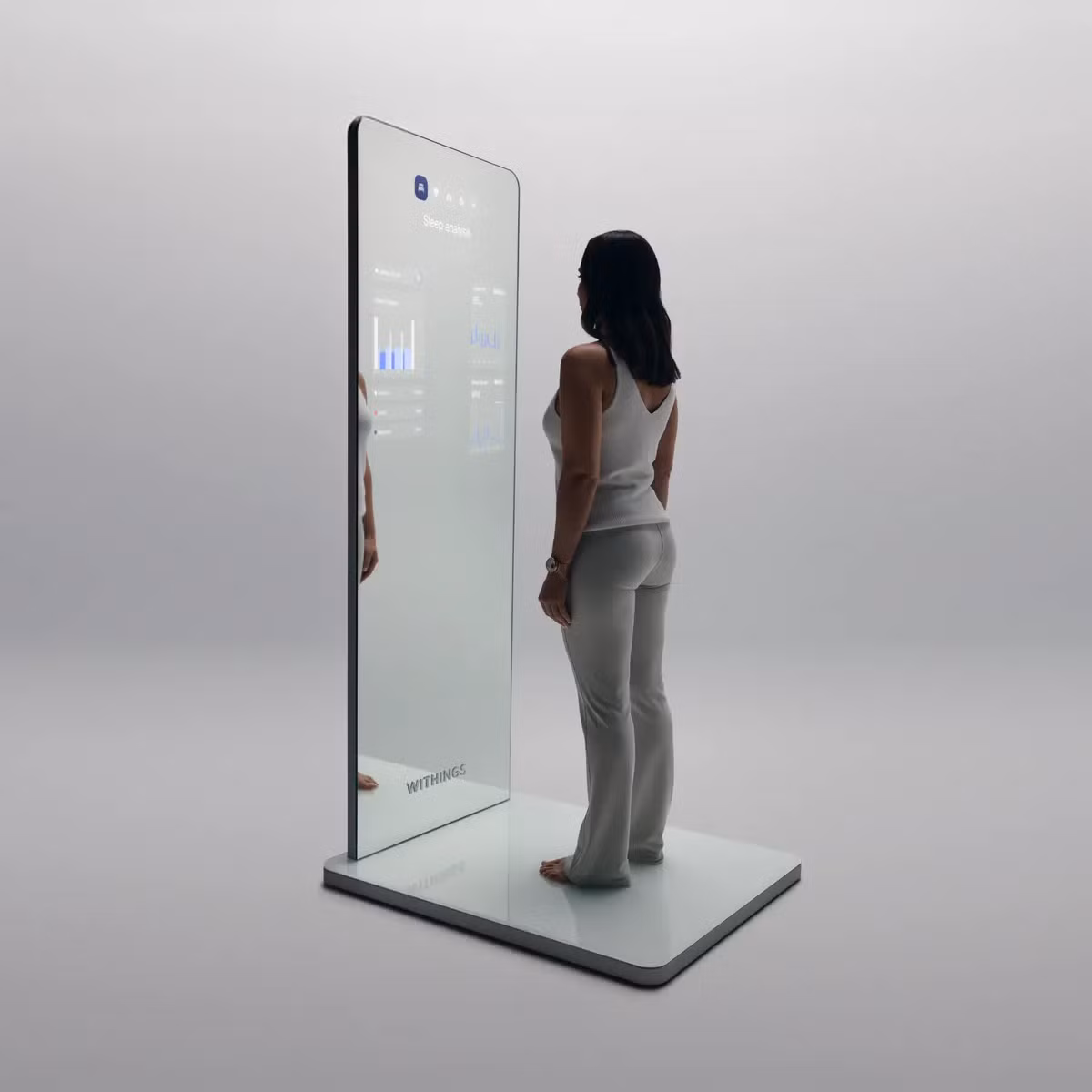 Omnia, chiếc gương AI thông minh của Withings, được giới thiệu tại CES 2025, có khả năng phân tích hơn 60 chỉ số sức khỏe. (Ảnh: CNET)