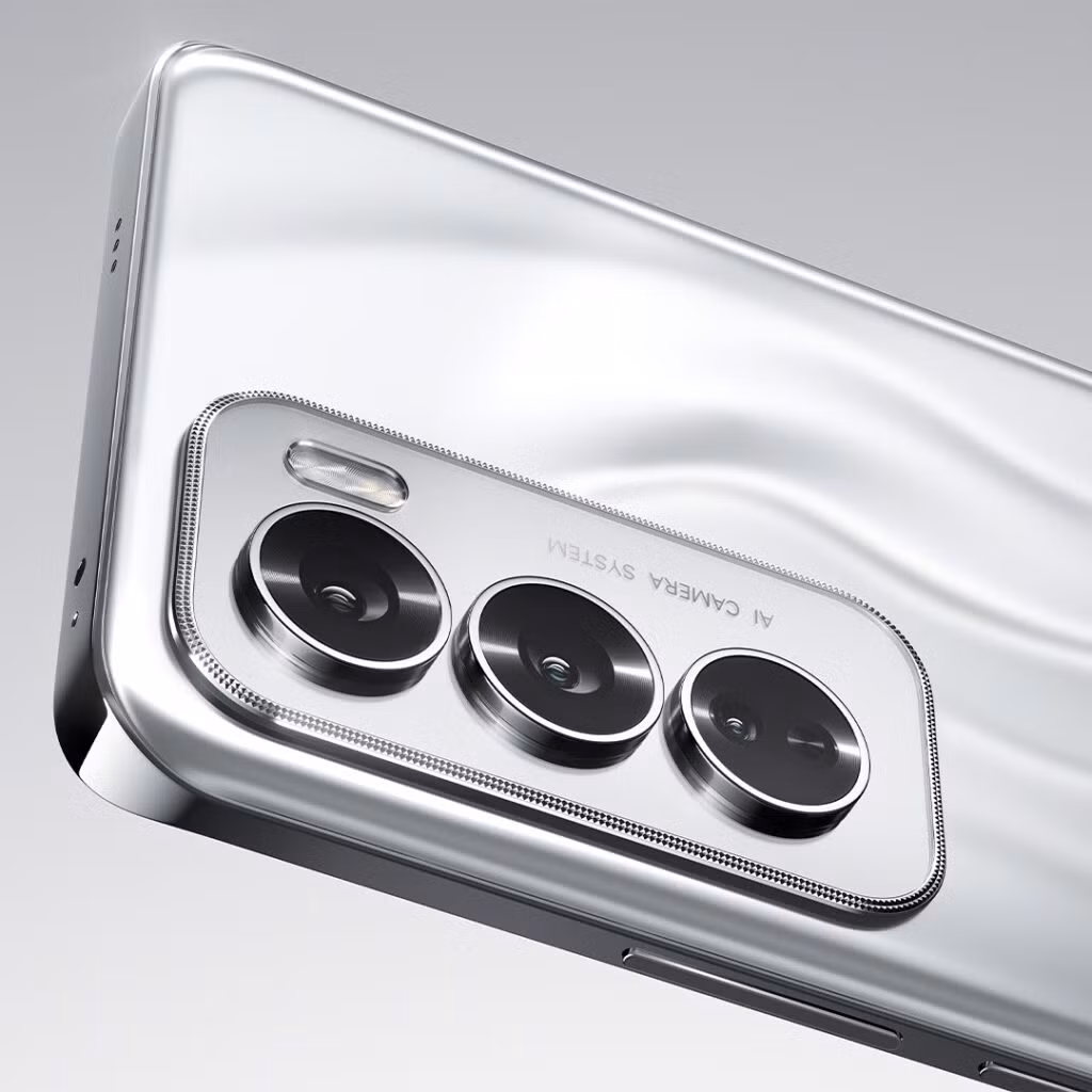 Camera selfie 32MP dạng đục lỗ mang đến ảnh rõ nét, sắc sảo, không cần chỉnh sửa nhiều. (Ảnh: Tecnogus)