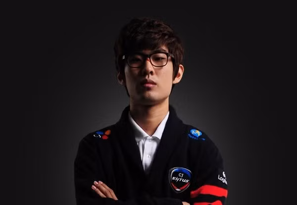 6. Ambition: Từ game thủ StarCraft chuyển sang LMHT, thi đấu với vai trò đi rừng. Nổi bật khi thi đấu cho CJ Entus và Gen.G, vô địch CKTG 2017.(Ảnh: GameK)
