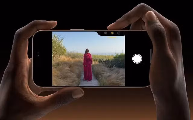 Camera thường hiển thị màn hình đen và không thể chụp ảnh, cần phải khởi động lại ứng dụng 2-3 lần mới hoạt động. (Ảnh: VTV.vn)