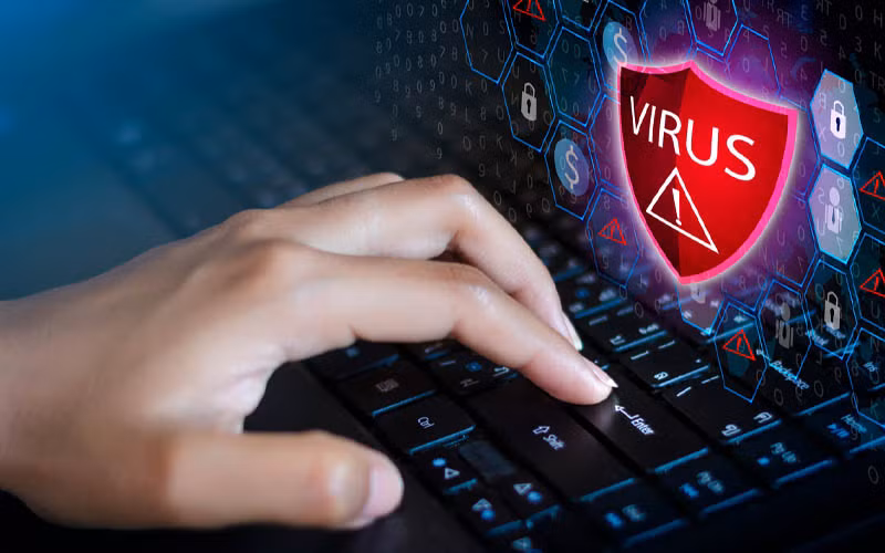6. Cập nhật phần mềm bảo mật: Cài đặt và thường xuyên cập nhật các phần mềm diệt virus, tường lửa, và các công cụ bảo mật khác để bảo vệ thiết bị khỏi các phần mềm có chứa mã độc và các mối đe dọa khác. (Ảnh: Chợ Công Nghệ)