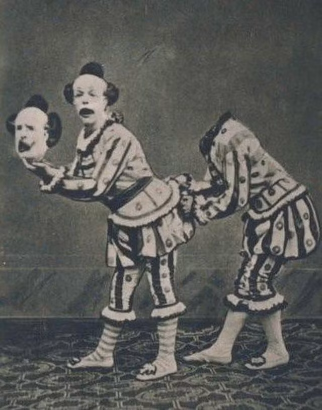 Mỗi năm, cứ đến ngày lễ Halloween, mọi người thường hóa trang thành những nhân vật yêu thích. Trong số đó, nhiều người lựa chọn hóa trang thành những chú hề.