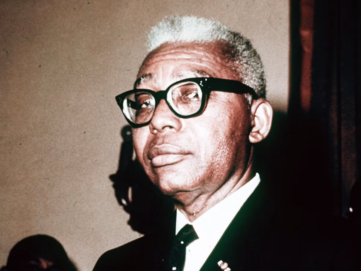 Nhà độc tài Haiti François 'Papa Doc' Duvalier từng là một bác sĩ. Một điều khó tin là Tổng thống Francois Duvalier - tên độc tài khét tiếng có biệt danh Papa Doc từng theo học tại trường Y thuộc ĐH Haiti năm 1934.