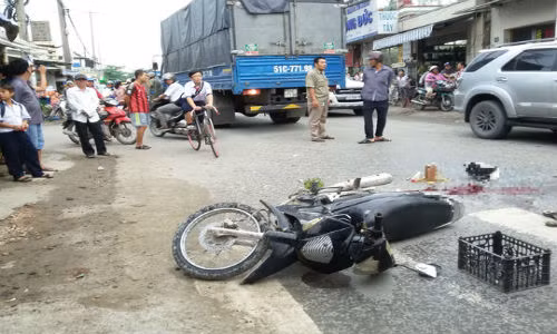 TP HCM Bi xe tai can qua nguoi nan nhan tu vong tai cho