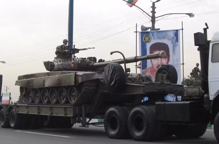 Đóng vai trò “xương sống” trong lực lượng xe tăng chủ lực Quân đội Iran vẫn chỉ là các xe tăng T-72 với số lượng 480 chiếc.