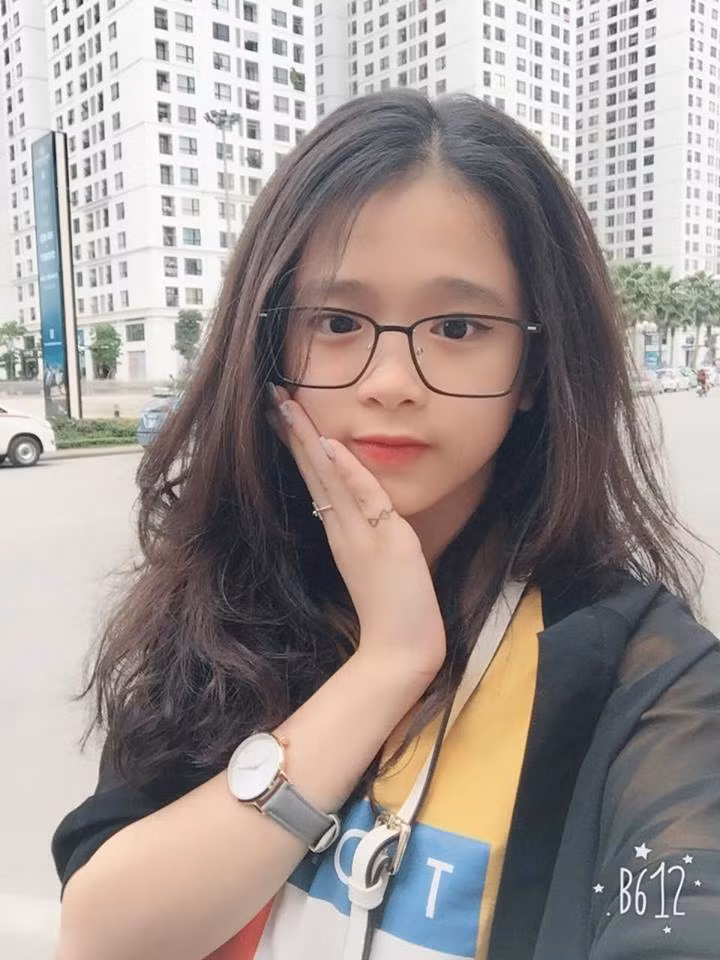 Có lẽ bị ghét nhiều quá nên là một trong số ít hot face 10x sở hữu lượng antifan đông không kém fan. Và dĩ nhiên, cái tên của cô gái 15 tuổi này lọt top 10 nhân vật được tìm kiếm nhiều nhất trên Google năm 2017 cũng không phải là điều quá bất ngờ.