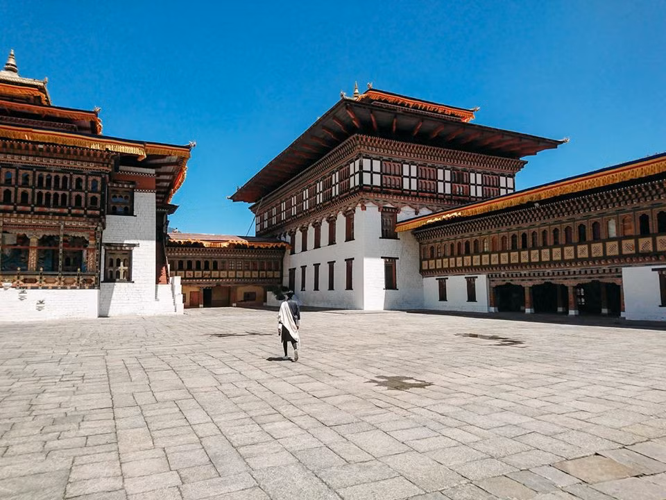 Điều ấn tượng nhất của Trúc Lâm khi du lịch Bhutan là những điều không thể tìm thấy ở một nơi nào khác trên thế giới. Đất nước này có không khí trong lành tuyệt đối; con người thân thiện, hiền lành và mang lại cảm giác ấm áp, Thiên nhiên và con người hòa vào nhau. Người dân nơi đây sống thiên về tâm linh, vì con người, vì sự hạnh phúc. Ở Bhutan không có trộm cắp, không có ăn xin, ai ai cũng đều hạnh phúc.