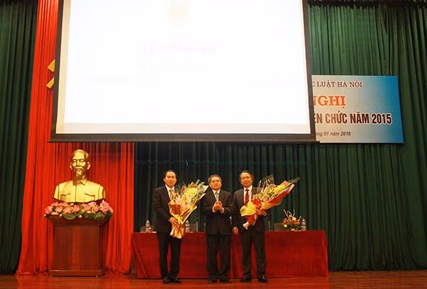 Bo nhiem Hieu truong DH Luat: Hay hanh xu dung luat de dan tin!