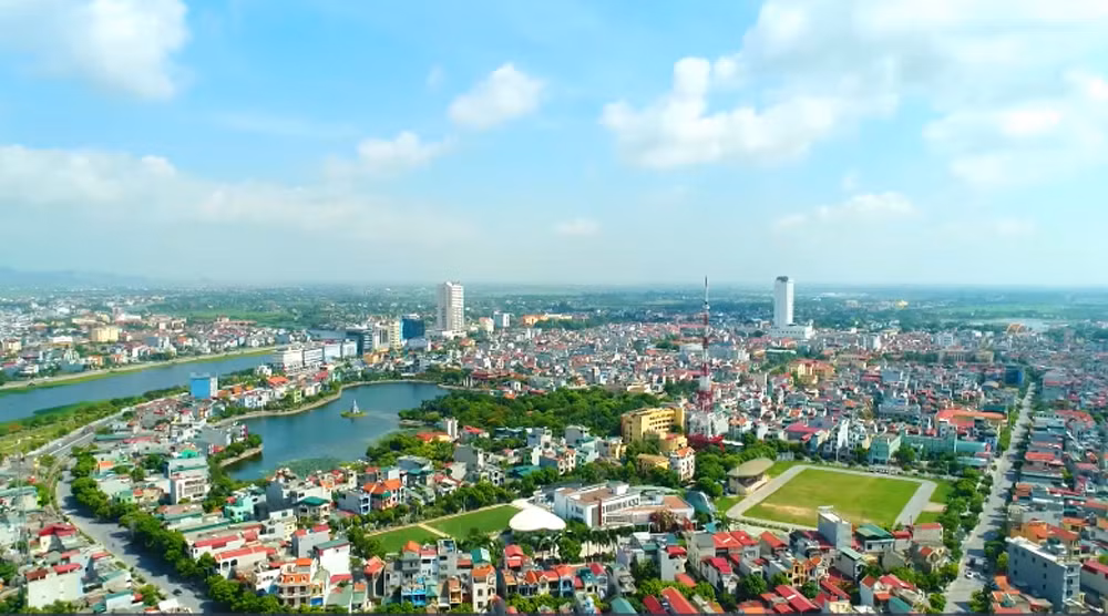 Qua xác minh và kiểm tra hàng trăm camera an ninh, công an nhận thấy Doanh di chuyển về tỉnh Hà Nam. Tại đây Doanh có một người bạn chưa biết nhân thân, lai lịch. Khi các trinh sát có mặt tại Hà Nam thì nhận được tin Doanh đã rời đi. Tiếp tục rà soát camera, tại trạm thu phí, công an tìm thấy hình ảnh Doanh đi qua, hướng về Hà Nội. Lúc này, một tổ công tác được cử bám theo cung đường di chuyển của Doanh. (Ảnh minh họa, nguồn internet) 