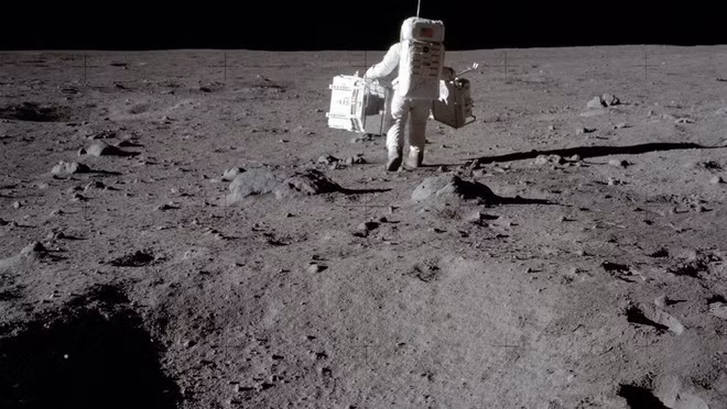 Khoanh khac choang ngop cua phi hanh gia NASA tren vu tru-Hinh-2