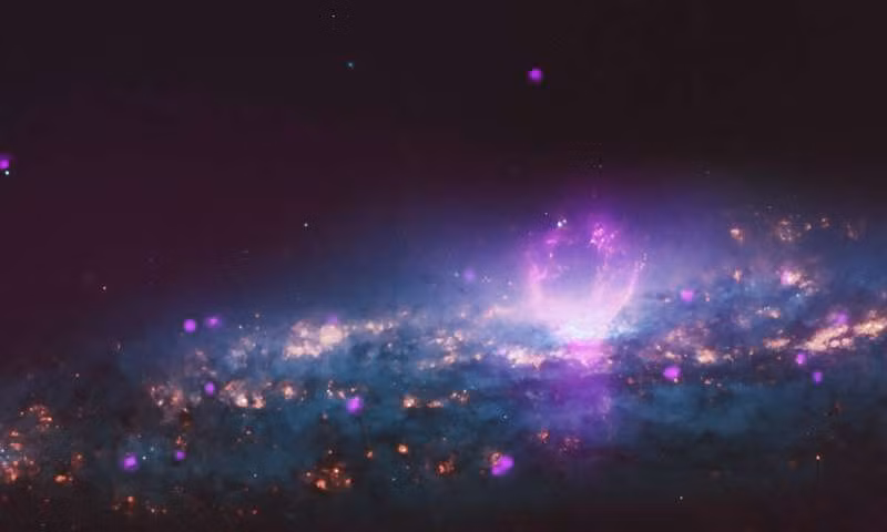 Sửng sốt tin thú vị về thiên hà NGC 3079 Sung sot tin thu vi ve thien ha NGC 3079
