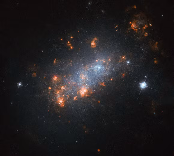 Bat ngo kham pha moi thien ha lun co don NGC 1156