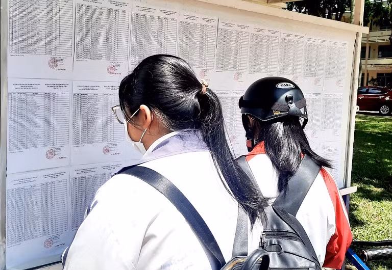 Co giao lam lo de thi tieng Anh tuyen sinh lop 10 o Kon Tum: Xu sao?