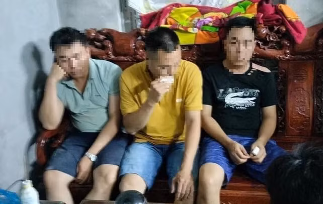 3 can bo cong an ban de: Khoi to vu an trom cap tai san la co can cu