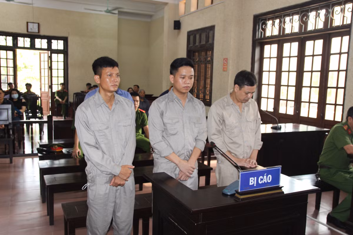 Hai Duong: Cac cuu can bo cong an linh an vi to chuc danh bac