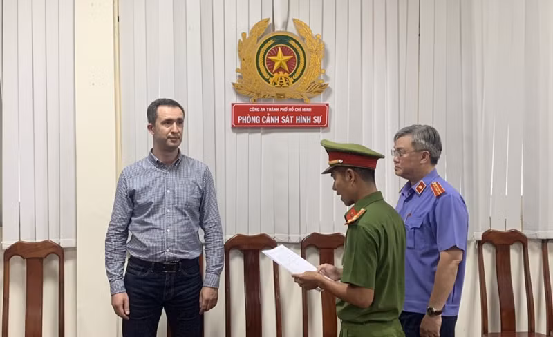 Bắt người nước ngoài điều hành 6 công ty tín dụng đen ở TP HCM Bat nguoi nuoc ngoai dieu hanh 6 cong ty tin dung den o TP HCM