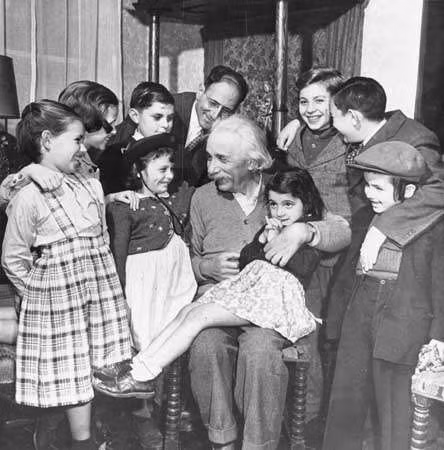Ngược lại với Eduard, Hans Albert được Einstein xem là người con mang gen xấu vì không thông minh bằng người em trai.