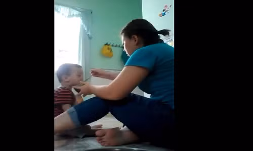 Bao mau vua cho an vua danh te tat nhieu tre mam non o An Giang