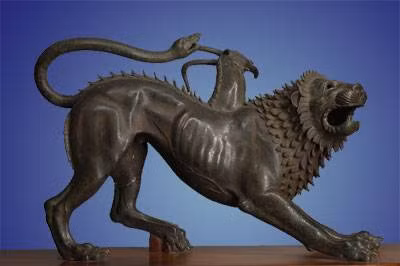 Chimera sở hữu khả năng đặc biệt là khạc ra lửa. Lửa mà quái vật thần thoại này phun ra có thể thiêu cháy mọi vật, thậm chí là làm tan chảy những vật rắn như chì.