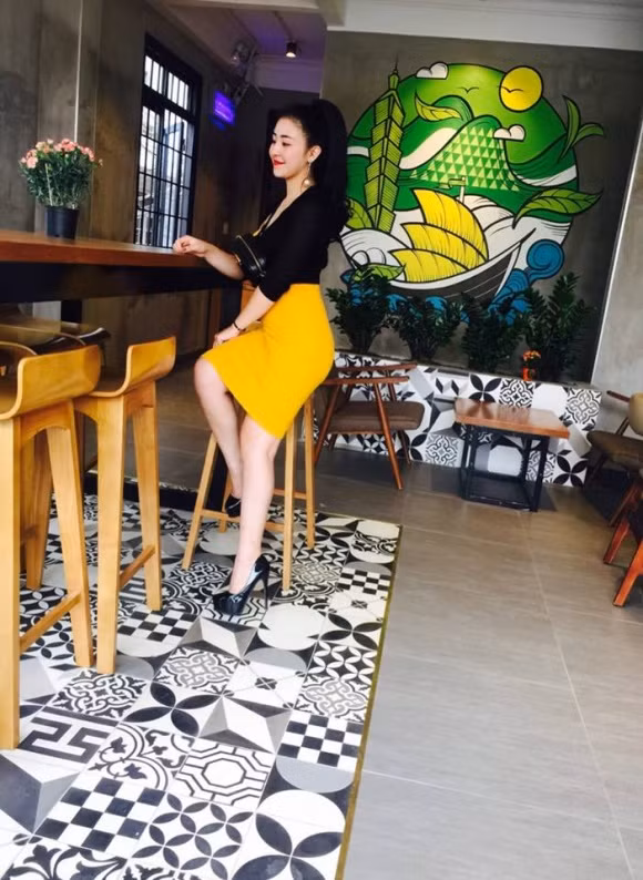 Ngoài công việc bán hàng online trên mạng, cô nàng còn kinh doanh thêm.