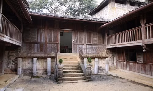 Giam doc So TN-MT Ha Giang noi gi ve thu hoi so do dinh “Vua Meo”?