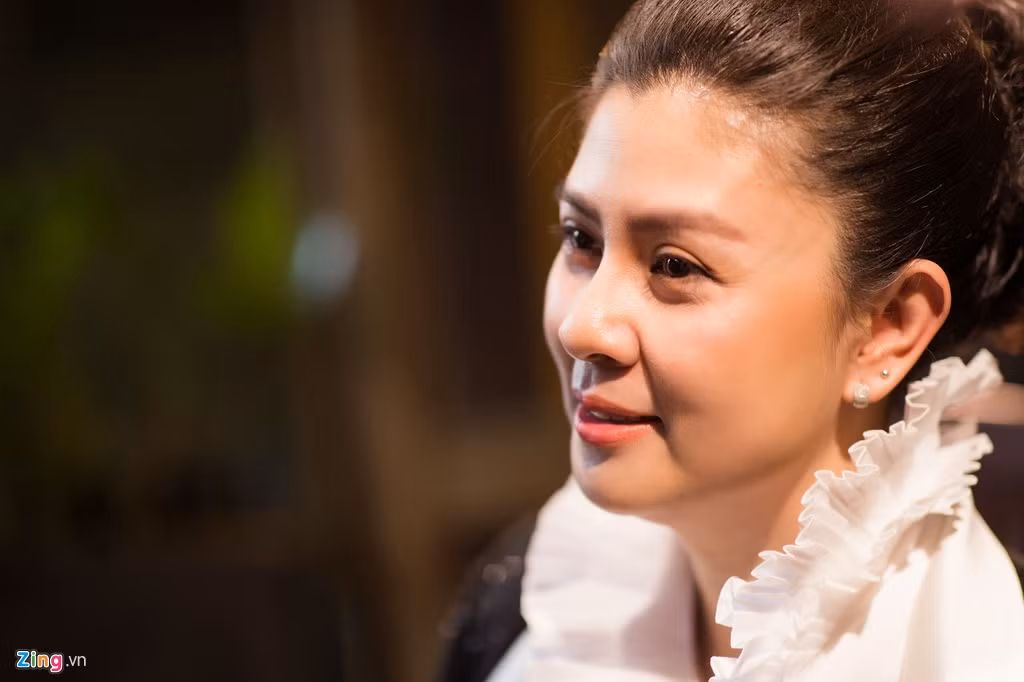Kim Thư cho biết cô vượt qua giai đoạn khó khăn bằng cách không nghĩ gì về quá khứ. Cô chấp nhận đối diện với khó khăn một mình dù phải bước đi một cách siêu vẹo, đau đớn. Với nữ diễn viên, thử thách là vốn sống, trải nghiệm to lớn cho bản thân.