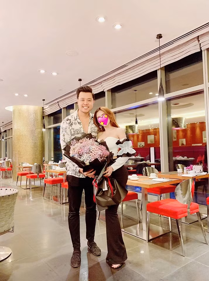 Vu Hoang Viet cuoi ban gai hot girl sau chia tay tinh gia?-Hinh-2
