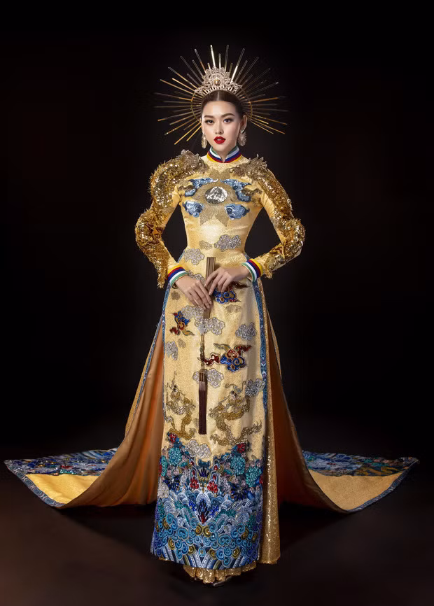 Á hậu Tường San chính thức đạt thành tích Top 8 Hoa hậu Quốc tế 2019. Tuy còn nhiều nuối tiếc, Tường San vẫn gửi lời cảm ơn tới gia đình, ê-kíp cũng như người hâm mộ cả nước đã luôn dõi theo và ủng hộ cô. Tường San viết: "Một hành trình kết thúc là một hành trình mới sẽ mở ra. San sẽ dành vài ngày để nghỉ ngơi cùng gia đình của mình và sẽ sớm quay trở lại Việt Nam để bắt đầu một cuộc hành trình mới đầy ắp thú vị. Một hành trình mà ở đó Tường San sẽ là một cô gái mạnh mẽ, bản lĩnh và không ngừng nỗ lực để tiếp tục chạm đến những đỉnh cao mới trong tương lai".