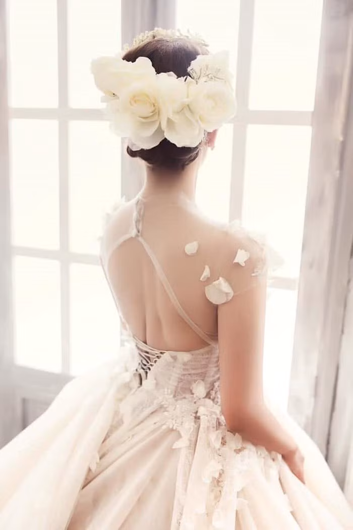 Dang anh Khanh Thi mac vay cuoi, Phan Hien ninh vo ngot nhu mat