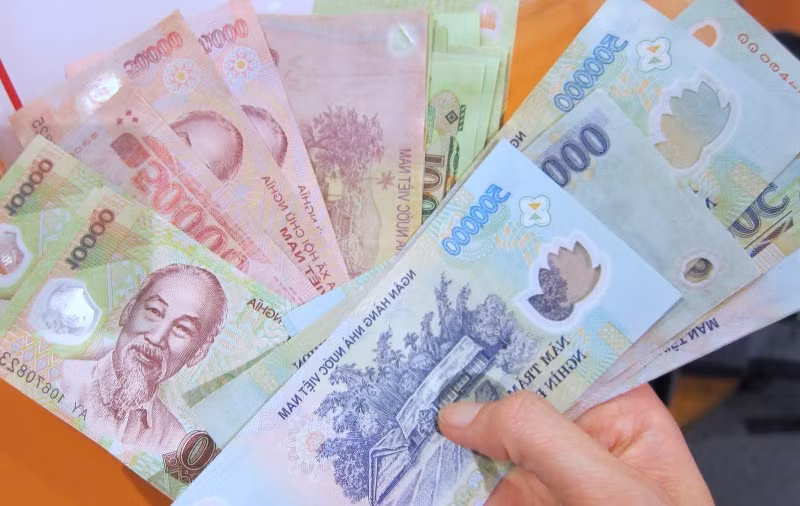 Trinh sát bí mật xác minh thêm tại nơi Việt đang thuê trọ ở phường Xuân Đỉnh, quận Bắc Từ Liêm (Hà Nội) thì được biết ông ta không có mặt ở phòng trọ trong đêm 15 rạng sáng 16/3/2020. Ngoài ra, nhân chứng còn cho biết Việt đang sử dụng một chiếc xe tay ga màu trắng. Một hành vi bất minh khác của Việt mà các trinh sát đặc biệt quan tâm, đó là dù biết tin cả gia đình em gái bị thiêu cháy, nhưng Việt không về quê để lo việc tang. (Ảnh minh họa, nguồn internet)