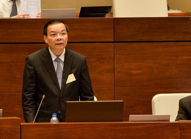 Ông Chu Ngọc Anh, 57 tuổi, quê tại huyện Ba Vì, Hà Nội, là tiến sĩ Vật lý lý thuyết. Ông Chu Ngọc Anh là Ủy viên Trung ương Đảng khóa XI (dự khuyết), XII, XIII. Từ năm 2016, sau khi trúng cử Trung ương Đảng khóa XII, ông được bổ nhiệm làm Bộ trưởng Bộ KH&amp;CN. Ngày 18/9/2020, ông Chu Ngọc Anh được Bộ Chính trị điều động giữ chức Phó bí thư Thành ủy Hà Nội nhiệm kỳ 2015 - 2020, sau đó được HĐND TP Hà Nội bầu làm Chủ tịch UBND TP Hà Nội.