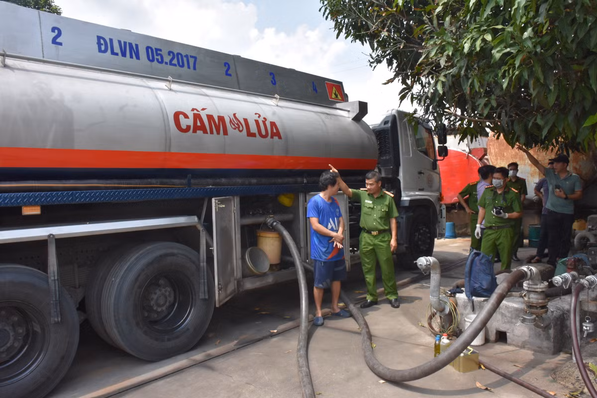 Nghi pham cam dau duong day lam gia xang dau khai gi?-Hinh-5