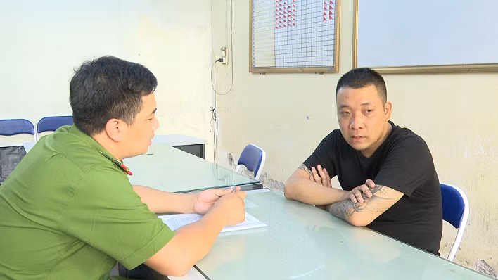 Mo tiec ma tuy cho gan 20 doi tuong, Hoang “meo” bi bat