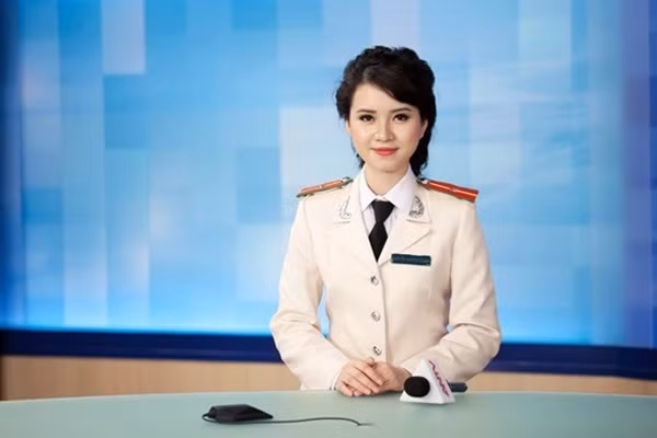 Cô là nữ MC, Biên tập viên của kênh truyền hình ANTV. Thường xuyên xuất hiện với vai trò là người dẫn chương trình quen thuộc của bản tin An ninh ngày mới, Thời sự an ninh...