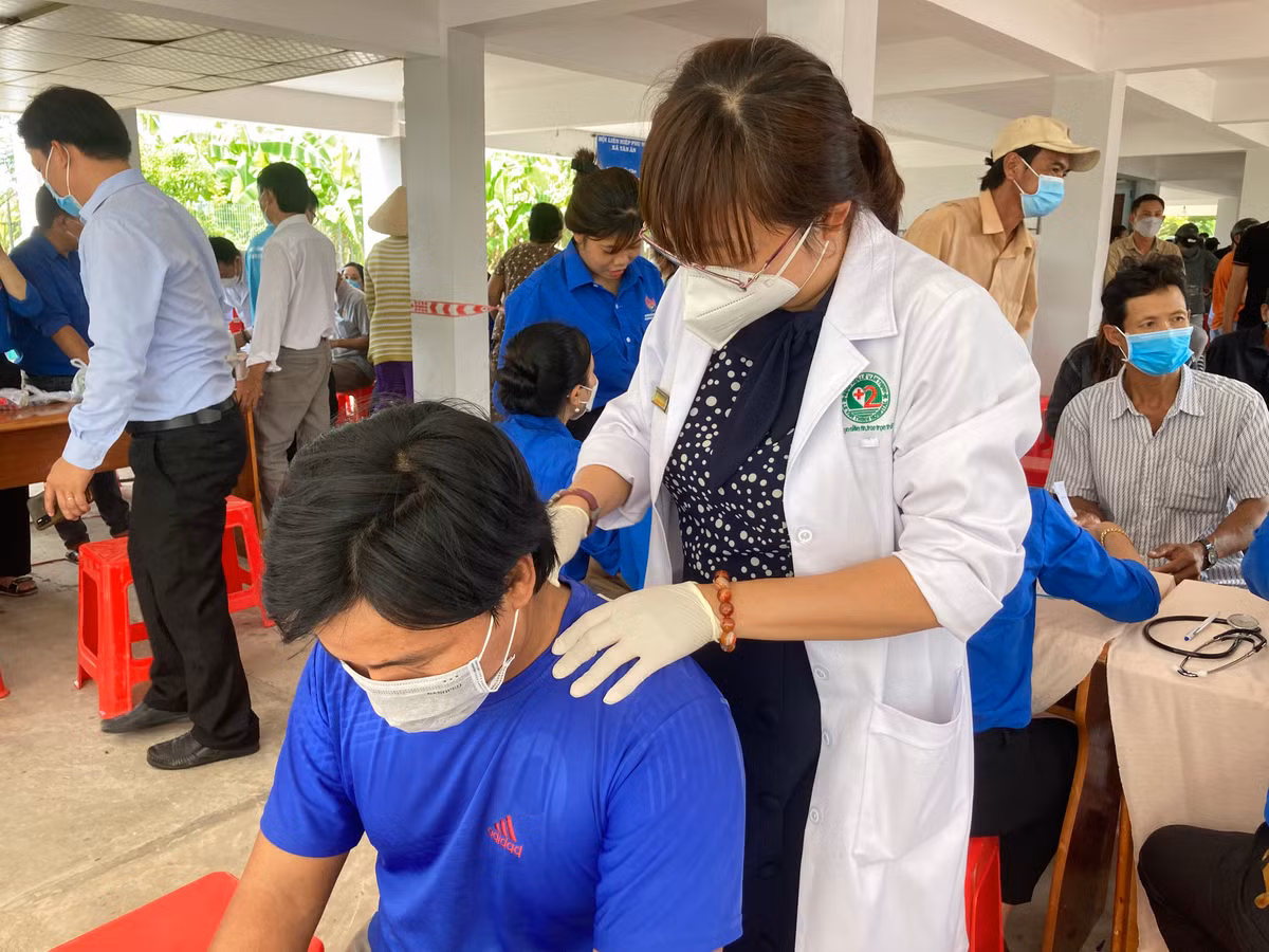 Theo BSCKII Nguyễn Thị Tuyết Nga, Bệnh viện Lê Văn Thịnh, 90% các bệnh nhân tới khám hậu Covid-19 đều rất bất ổn về mặt tâm lý.
