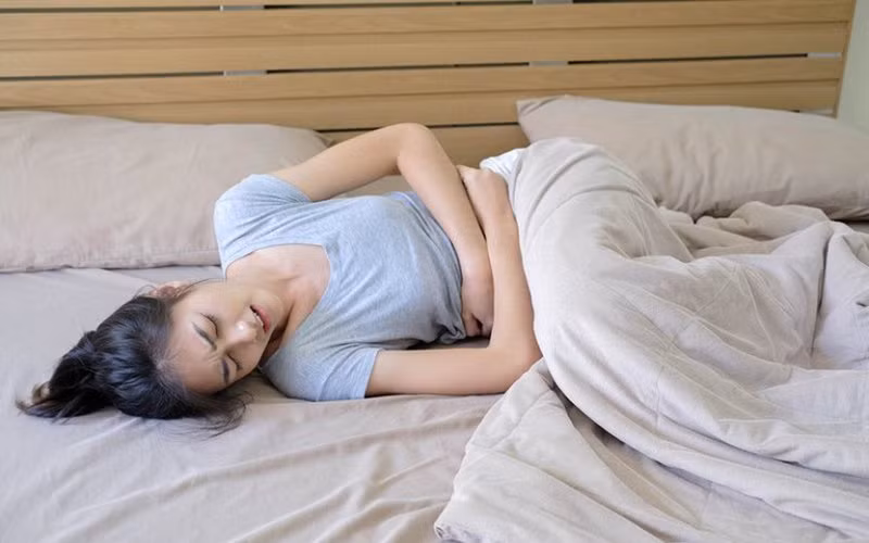 2. Người bị xơ gan: Thông thường, xơ gan cực kỳ dễ biến chuyển thành ung thư gan. Đối với những bệnh nhân đã được chẩn đoán là xơ gan, luôn phải đi khám định kỳ và sàng lọc ung thư gan hàng năm.