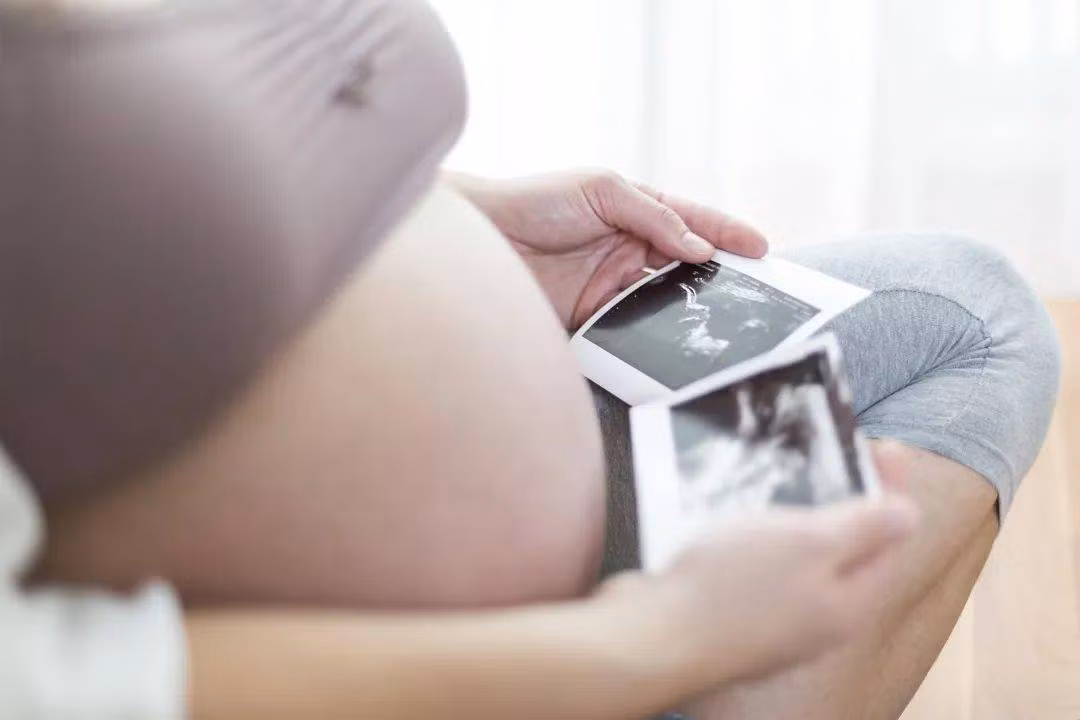 7. Sử dụng lâu dài một số loại thuốc cổ truyền cụ thể: Người dùng một số loại thuốc cổ truyền, dân gian trong thời gian dài, đặc biệt là các loại thuốc dân gian có chứa axit Aristolochic có thể gây ung thư gan.
