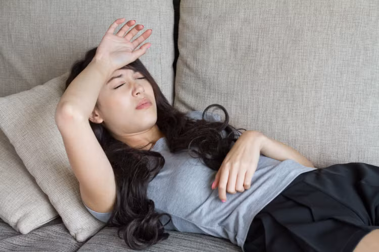 Vài năm gần đây, cô Trương cũng thi thoảng đi kiểm tra chức năng gan, tất cả đều bình thường. Thế nhưng vài tháng trước cô Trương cảm thấy chóng mặt, gầy yếu, ăn không ngon miệng, cứ tưởng bị cảm nên uống thuốc cảm rồi thôi.