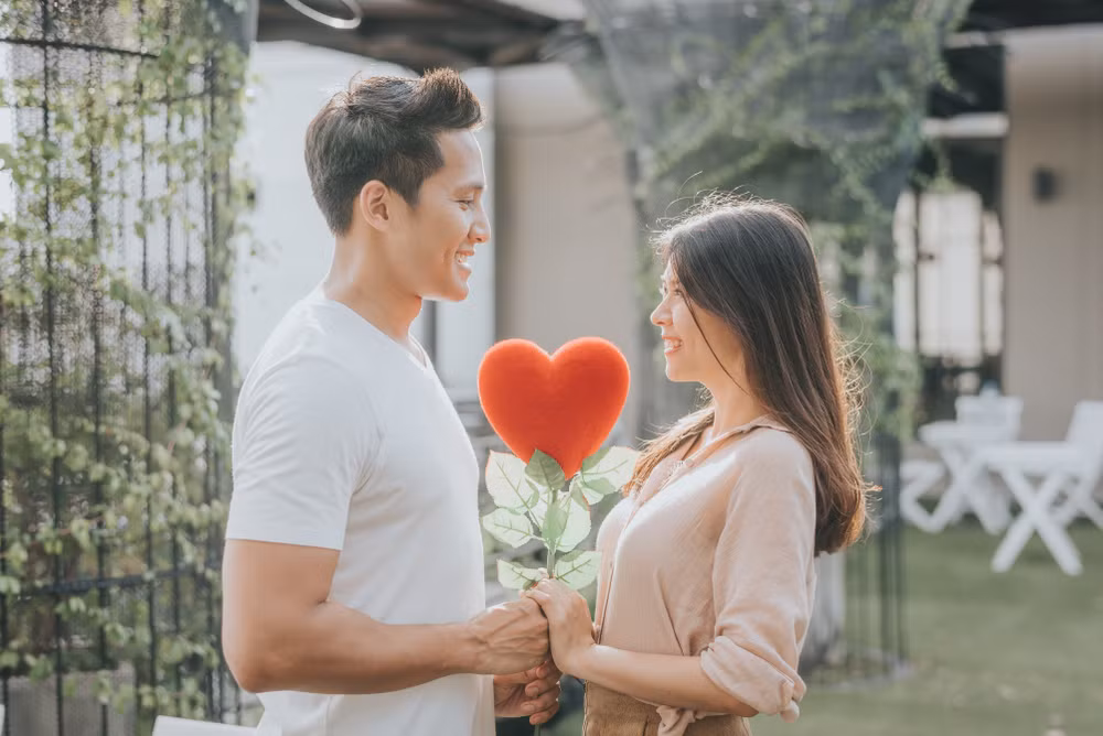 Tuy nhiên, tác động của quan hệ tình dục ở mỗi người là khác nhau. 1/3 số bệnh nhân đau nửa đầu và một nửa số bệnh nhân đau đầu chùm cho biết rằng quan hệ tình dục khiến cơn đau đầu của họ trầm trọng hơn.