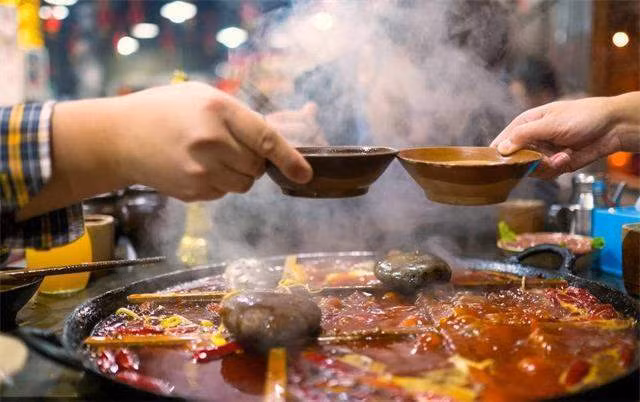 Ăn lẩu kiểu này thảo nào dạ dày liên tục kêu cứu An lau kieu nay thao nao da day lien tuc keu cuu