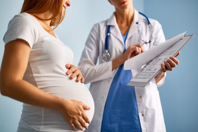 Sau khi bàn bạc với cả nhà và bác sĩ, cô Trần quyết định bỏ thai. Một năm sau, cô Trần lại có en bé, điều đáng buồn là lần khám dị tật thai nhi vẫn cho thấy thai nhi mà cô Trần mong đợi tiếp tục bị khuyết tật.