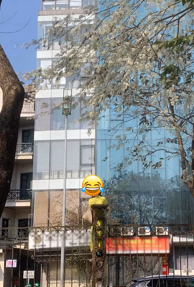 Đã có không ít trường hợp vì mải chụp ảnh "cúng phây" mà gây ra những hậu quả đáng tiếc. Ảnh: FB M.T