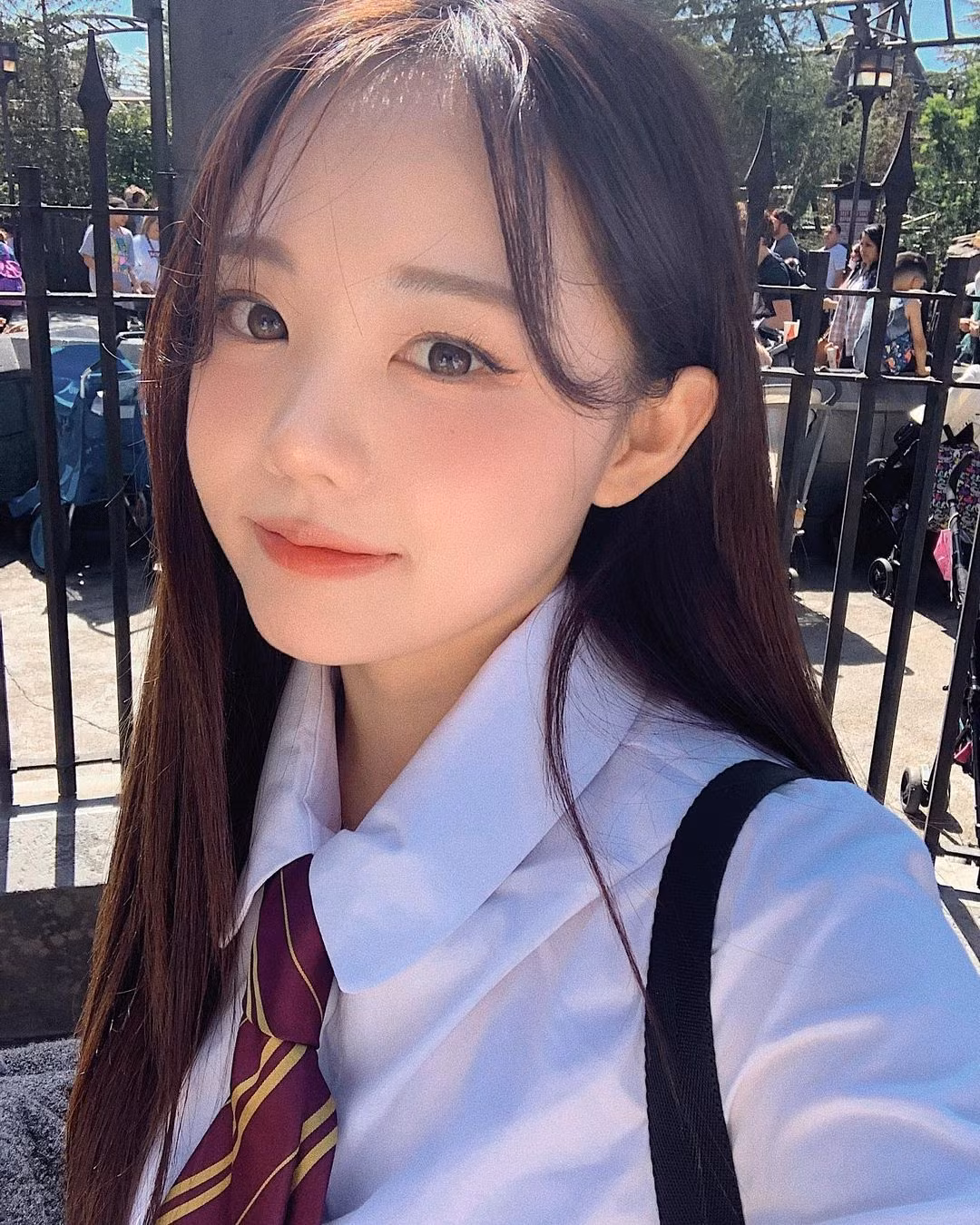Vừa qua bà mẹ hai con xứ Hàn đến du lịch tại Hội An và nhận được sự quan tâm. Cư dân mạng Việt Nam dành cho cô những lời chào đón.
